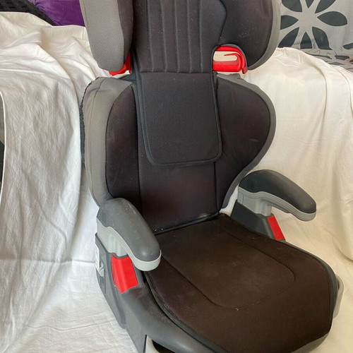Graco children's car seat used with armrests and drink holders