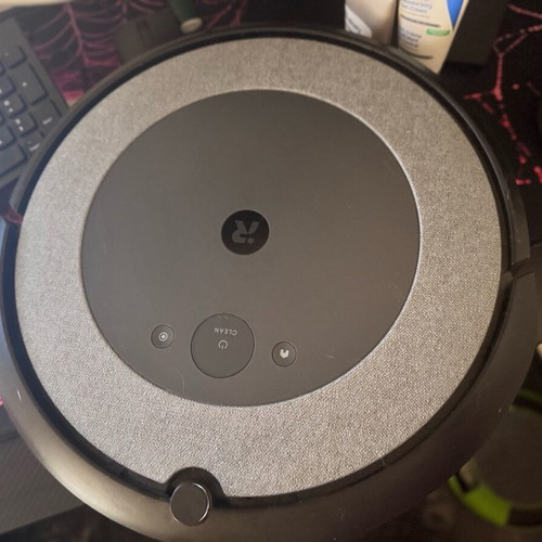 iRobot Roomba i3 vacuum cleaner