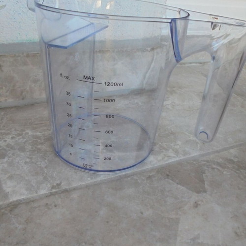 Measuring jug 1200ml like new, plastic liquid container