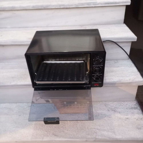 Munsay M-88 oven used, 30L, includes tray and rack