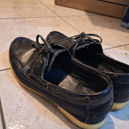 Guess men's leather loafers used, size 42, blue