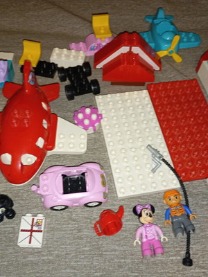 Lego DUPLO set with Minnie Mouse, planes, car and blocks