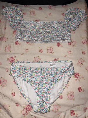 Gap children's swimsuit small 6-7 years like new, pink and green