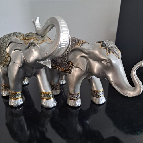 Two Indian decorative elephants like new