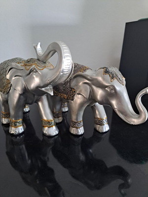 Two Indian decorative elephants like new