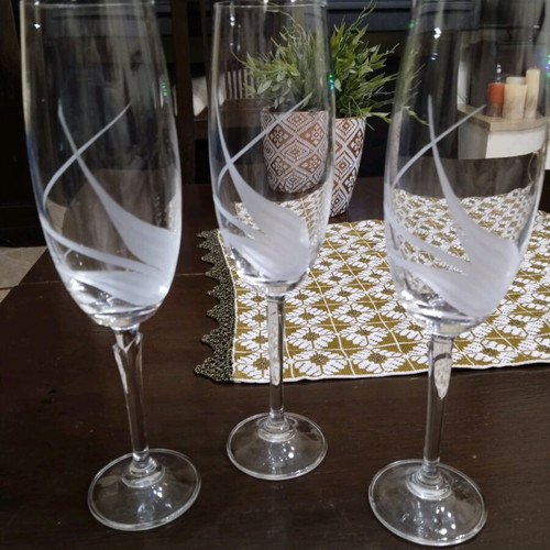 Crystal flute glasses, set of 3, like new