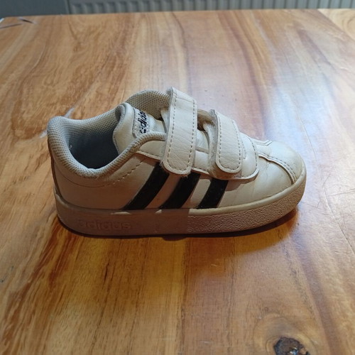 Adidas children's shoes size 21 used, black and white sports
