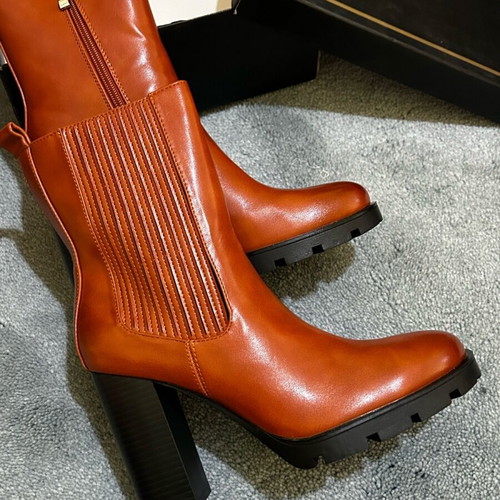 Boots shoes brown new, size 39