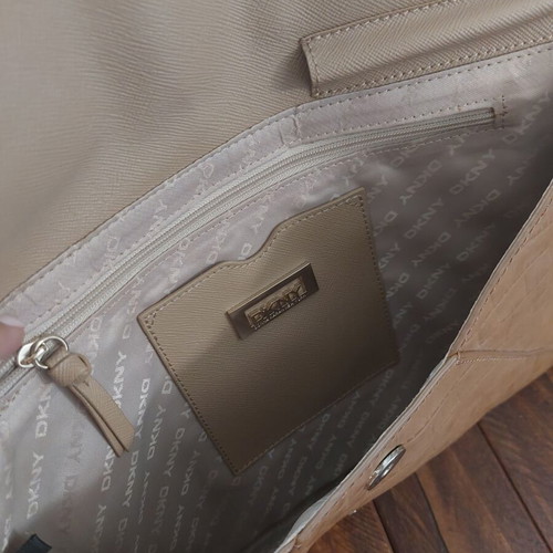 DKNY Handbag Envelope tan like new