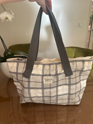 Barbour tote bag shoulder and hand like new, white and grey