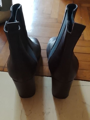 Brown ankle boots with side leather detail, 10 cm square heel, size 38.5
