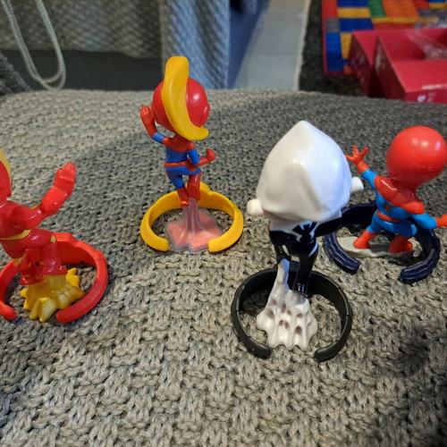Kinder Surprise Maxi Marvel set of 4 heroes new