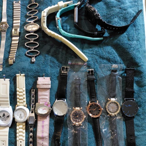 Lot of 45 wristwatches used, unisex, including Adidas and more