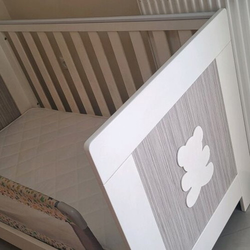 Baby cot like new with mattress