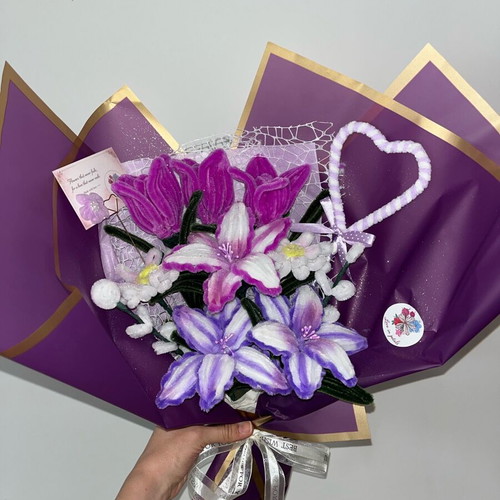 Purple bouquet with 10 flowers made to order