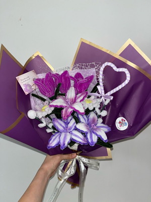 Purple bouquet with 10 flowers made to order