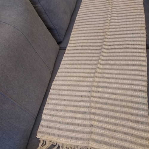 Table runner like new 1.50 x 0.50