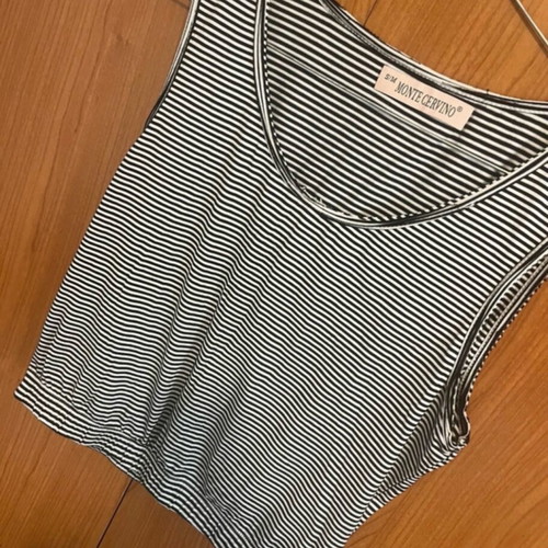 Blouse like new, size M, black and white