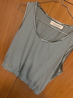 Blouse like new, size M, black and white