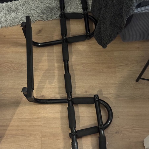 Pull-up bar like new