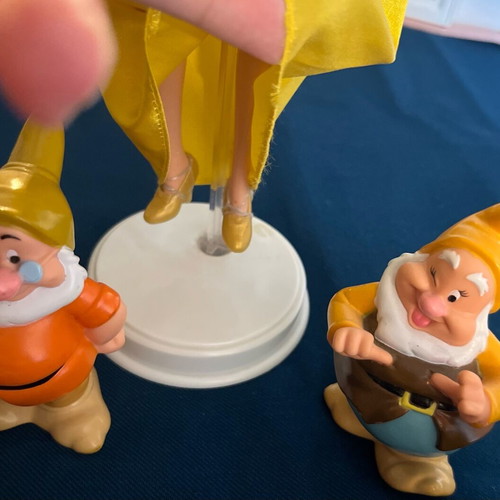 Snow White and the 7 Dwarfs set used, Disney Mattel