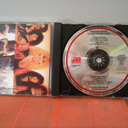Twisted Sister - You can't stop Rock 'N' Roll