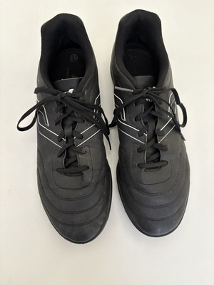 Pro Touch football shoes 5x5 black size 43 like new