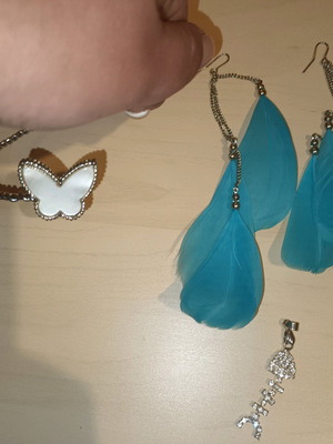 Bijoux set like new with fishbone pendant, earrings and bracelet