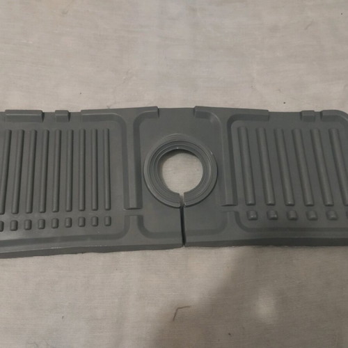 Water faucet accessory like new, plastic holder for sponge and soap