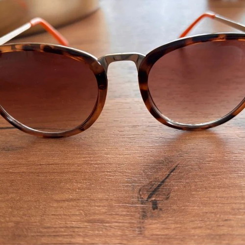 Brown sunglasses