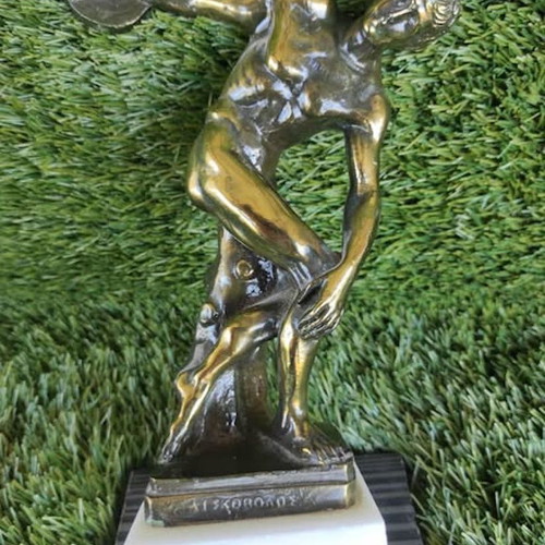 Discobolus of Myron bronze with marble base 22.5 cm like new