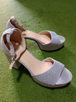 Silver sandals size 39 like new, 9cm heel