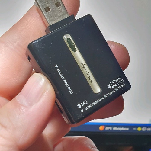 Sharkoon Media Reader S used, compact card reader