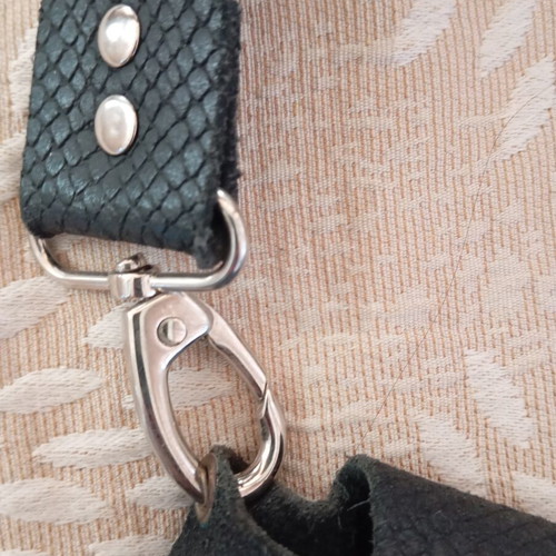 Individual crossbody bag like new, black