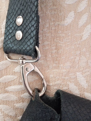 Individual crossbody bag like new, black