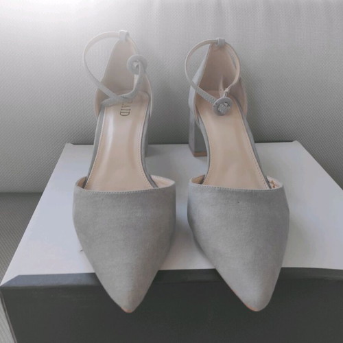 RAID suede gray pumps size 42 like new