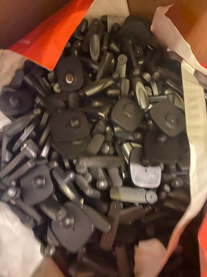 Anti-theft in 2 sizes from a children's clothing store