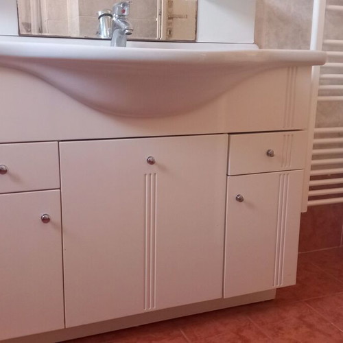 Bathroom furniture MDF with porcelain sink like new