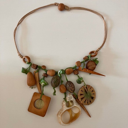 Handmade necklaces like new from shells and wooden items, set of 3