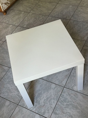 White table like new, 55x55x45 cm