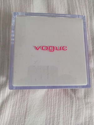 Γυναικείο ρολόι Vogue καινούργιο, άσπρο, θέλει μπαταρία