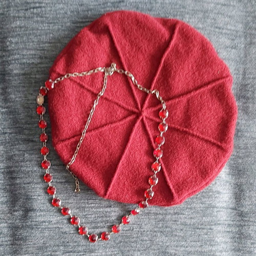 Red Mayser sports line beret hat like new