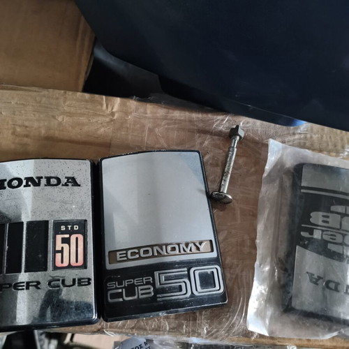 Honda GLX Genuine Mask Emblems used