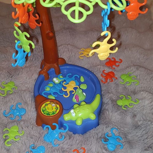 Board game Monkey Balance like new, educational magnetic toy