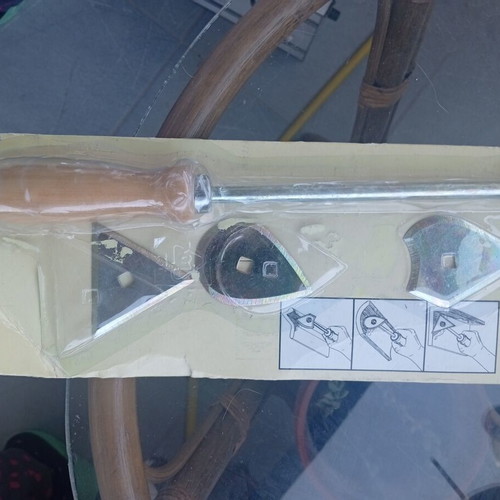 DIY woodcarving and cutting tools set like new
