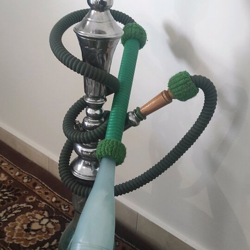 Handmade hookah used with extra accessories