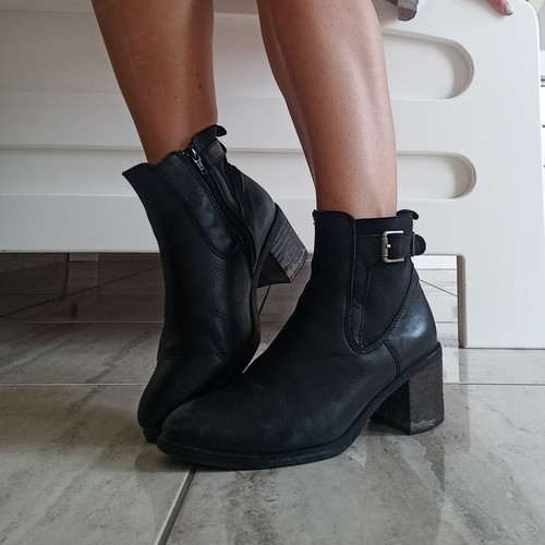 Women's leather ankle boots size 36 used, small heel, black