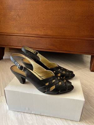 Women's sandals used, black, size 38