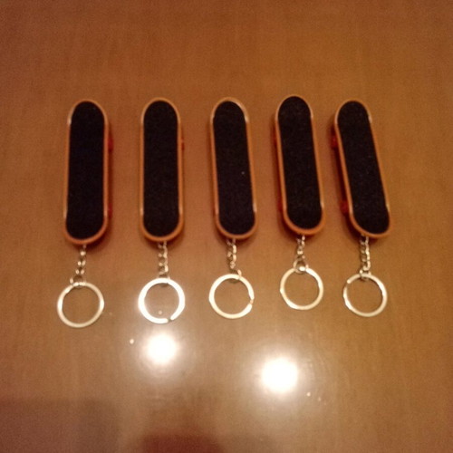 Skateboard keychain new, set of 5 different styles