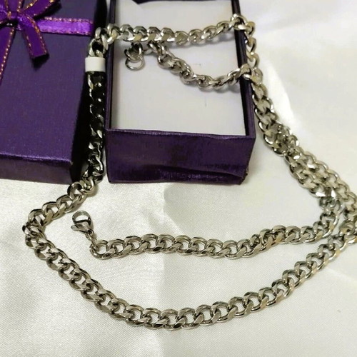 Steel chain 60 cm length and 6mm link width in gift box new, silver